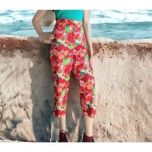 KATHY IRELAND women’s Highwaisted‎ CAPRI PANTS SIZE 16 RED Retro fashion floral